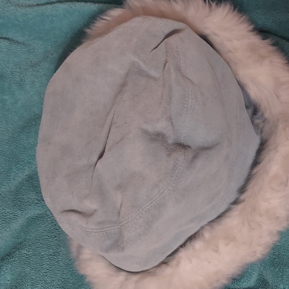 Pelle Studio Wilson Leather Faux Fur Lined Suede Hat - Picture 4 of 11